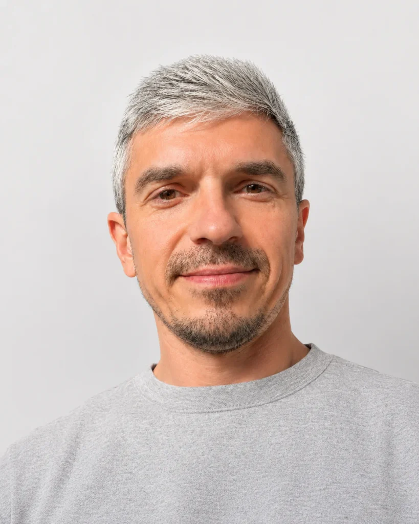 Porträt von Andrejs Gapejenkovs, Gründer von AG Visual